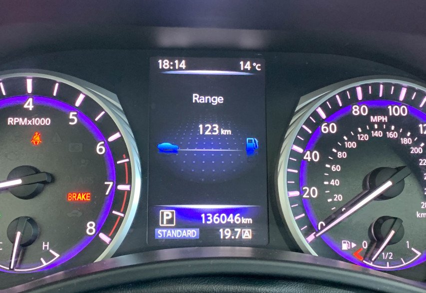 InfinitI Q50 2015 Чорний