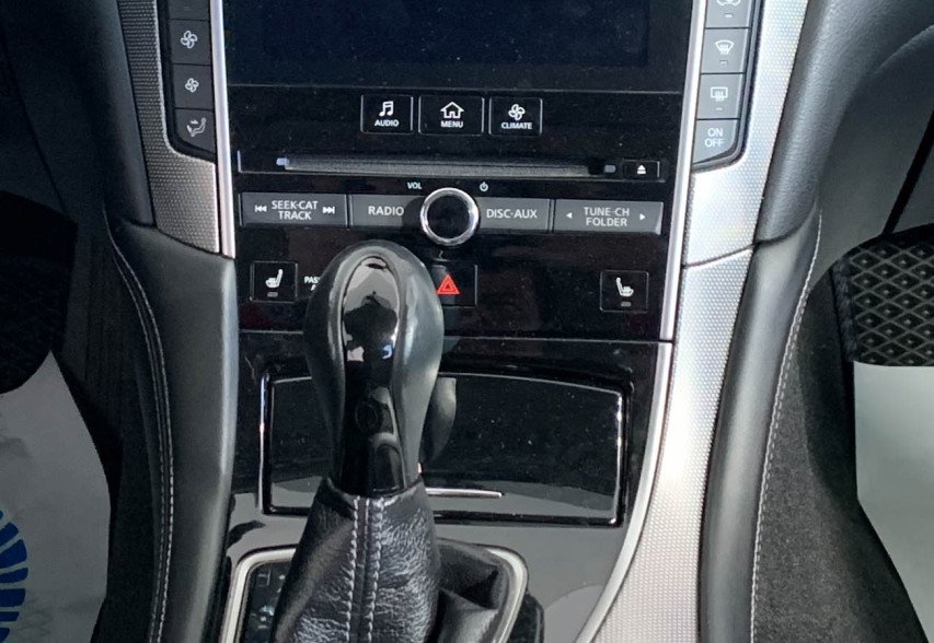 InfinitI Q50 2015 Чорний