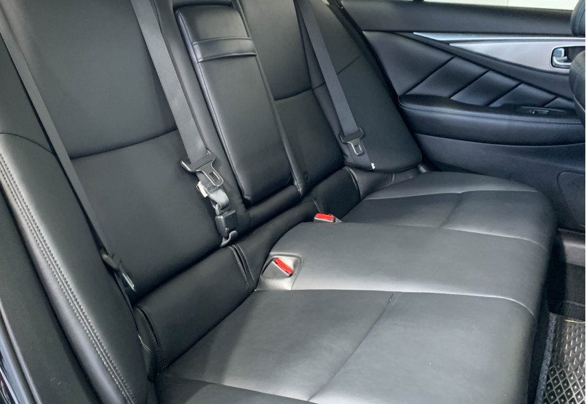 InfinitI Q50 2015 Чорний