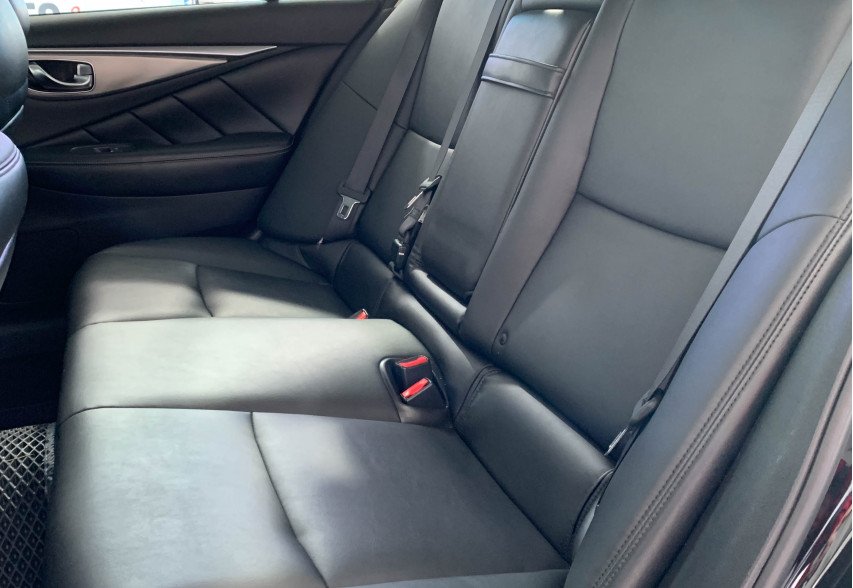 InfinitI Q50 2015 Чорний