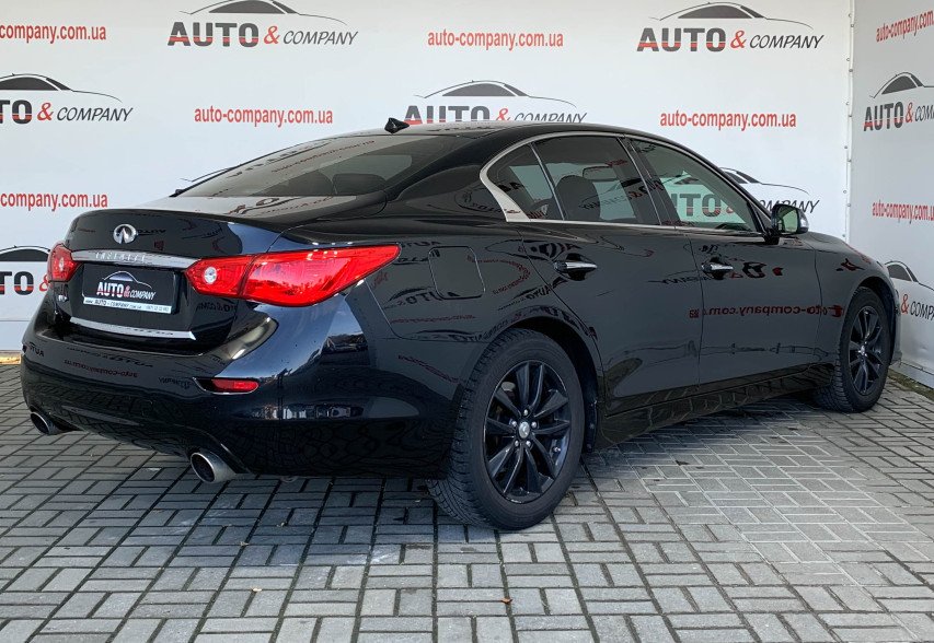 InfinitI Q50 2015 Чорний