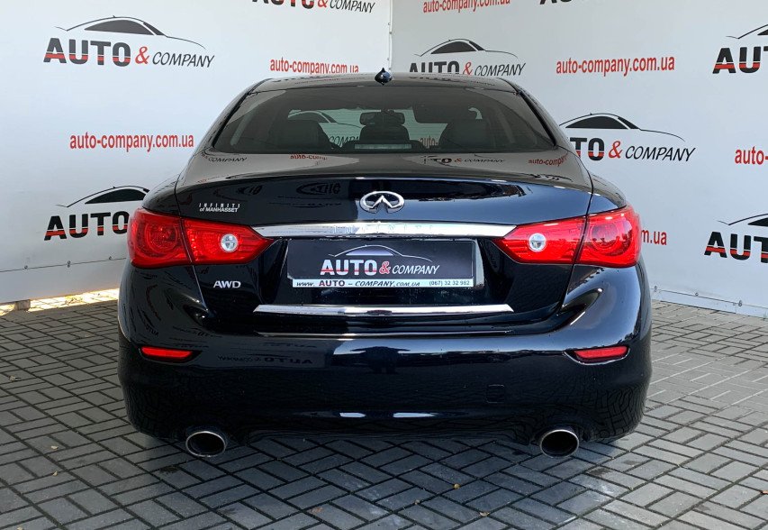 InfinitI Q50 2015 Чорний