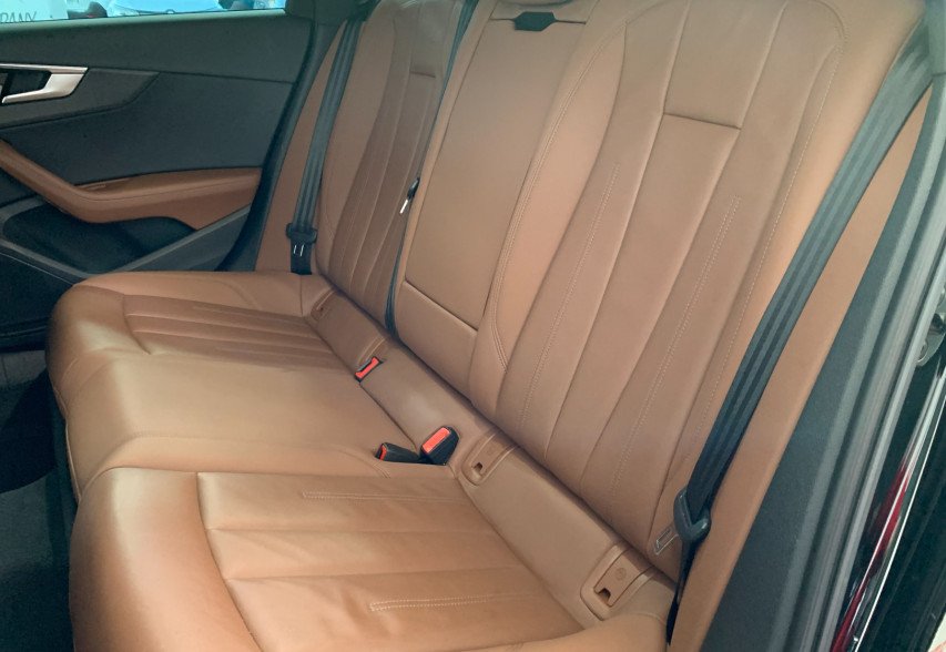 AUDI A4 2020 чорний