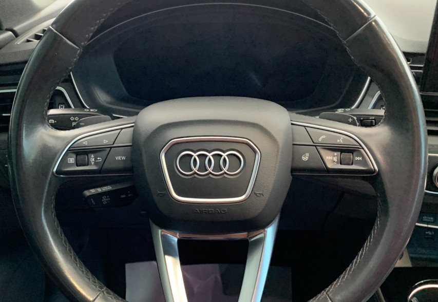AUDI A4 2020 чорний
