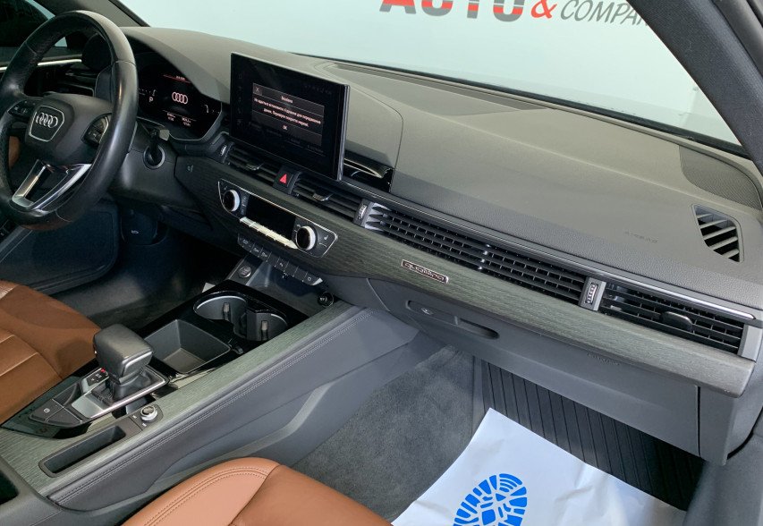 AUDI A4 2020 чорний