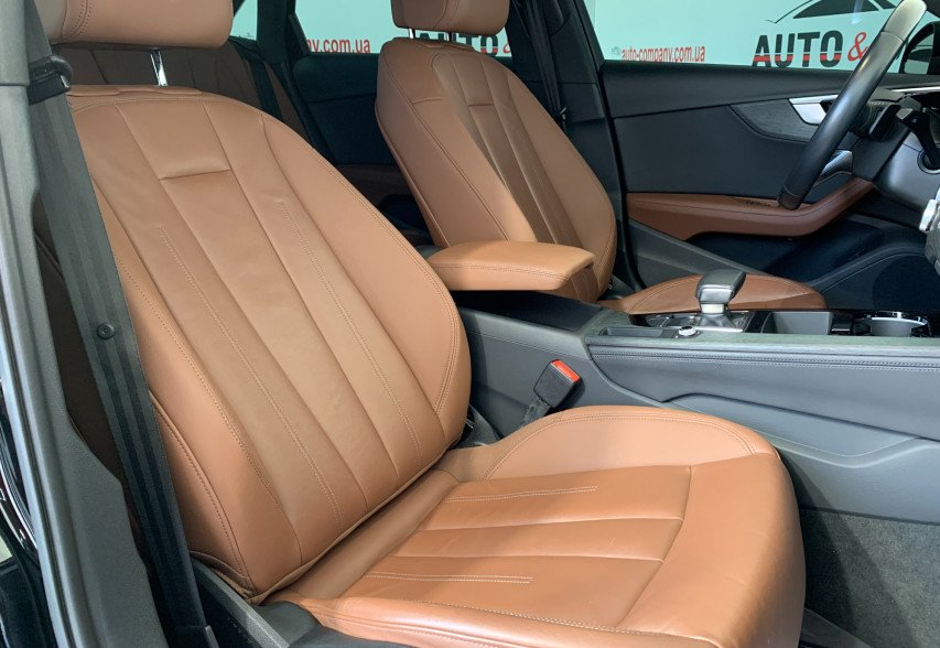AUDI A4 2020 чорний