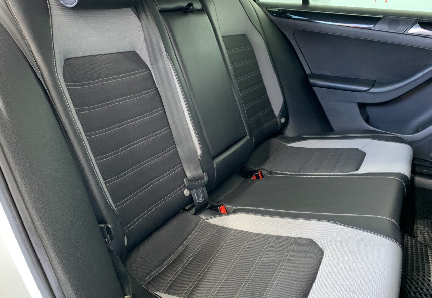 Volkswagen Jetta 2016 Білий