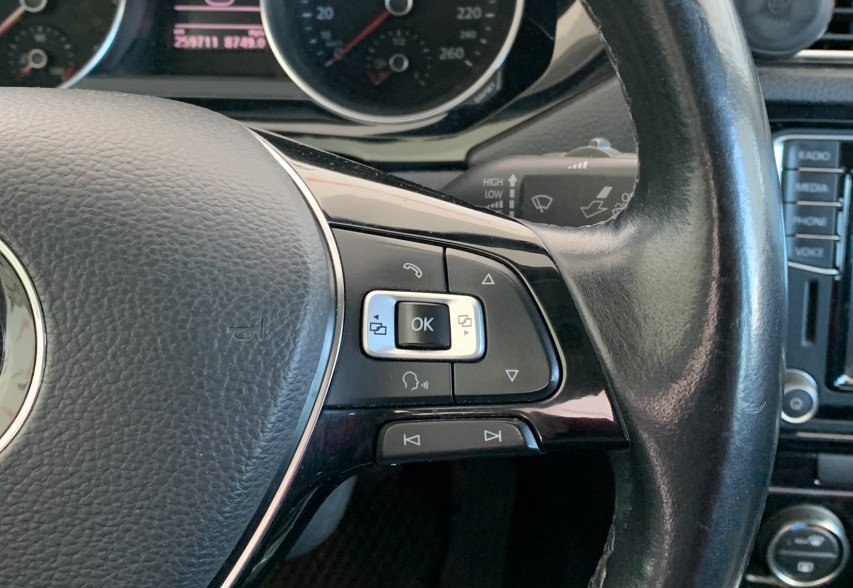Volkswagen Jetta 2016 Білий