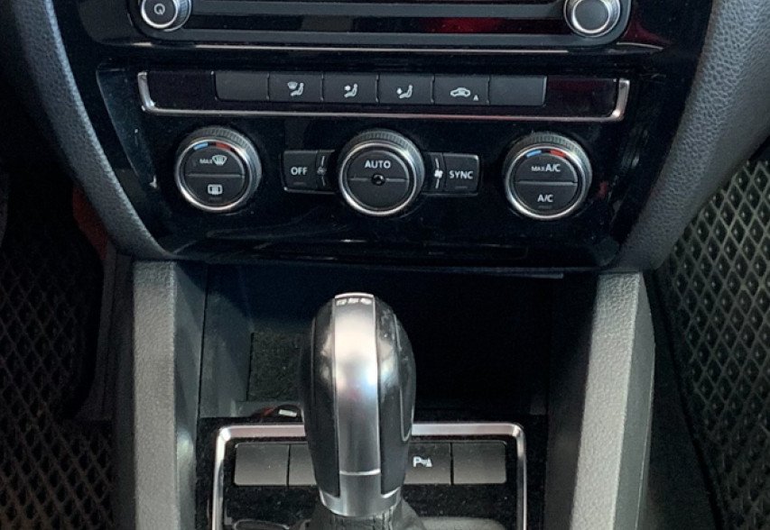 Volkswagen Jetta 2016 Білий