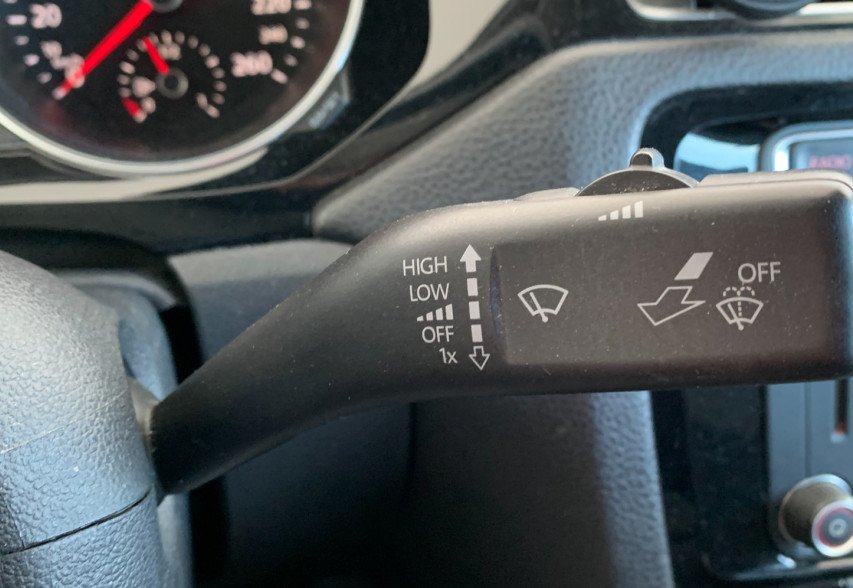 Volkswagen Jetta 2016 Білий