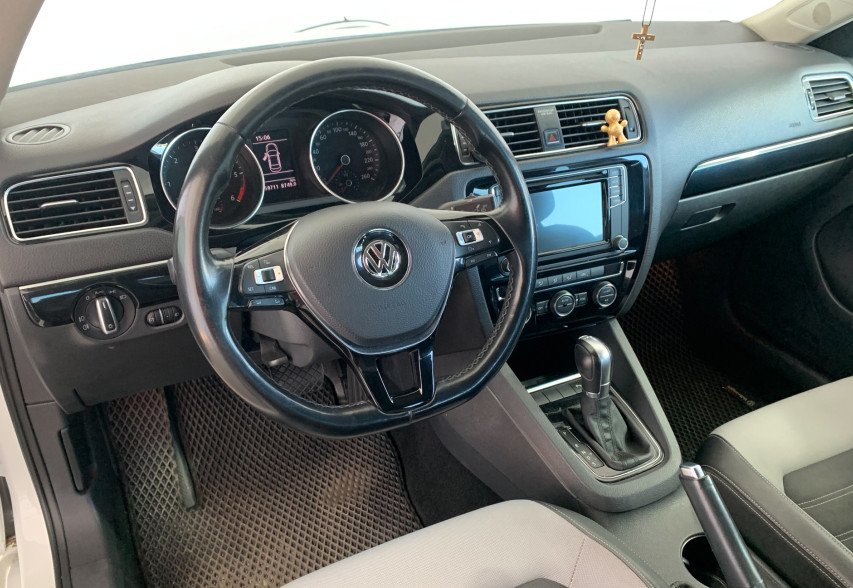 Volkswagen Jetta 2016 Білий