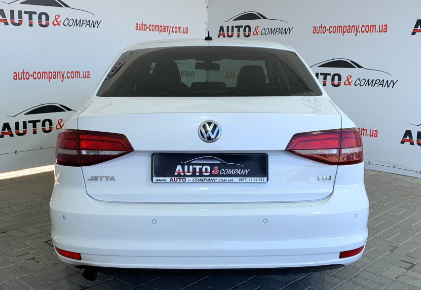 Volkswagen Jetta 2016 Білий