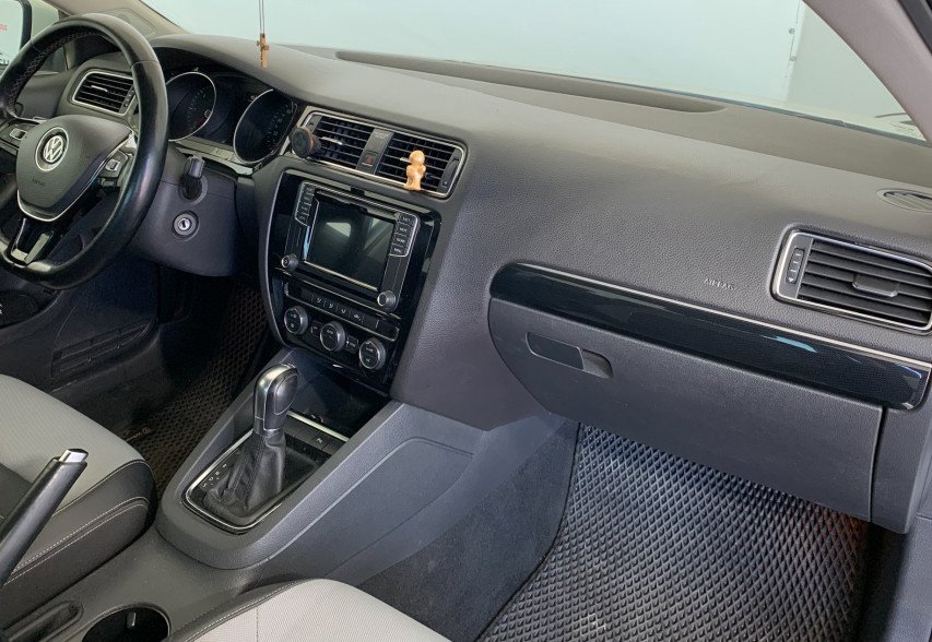 Volkswagen Jetta 2016 Білий